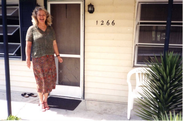 Mary Harmony Harden Shewmake at the old homefront at 1266 Hudson Road in 2004.
